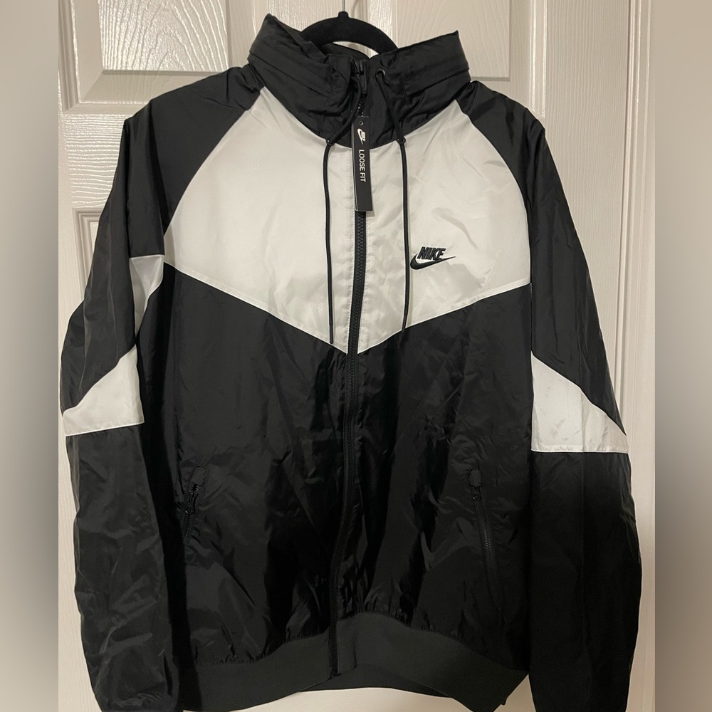 NWT Nike Men’s Windrunner Hooded Jacket - Size L